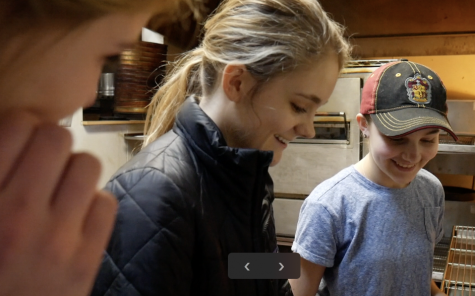 COOKIN’ WITH CAROLINE & EVIE: Makin’ Macon Pizza