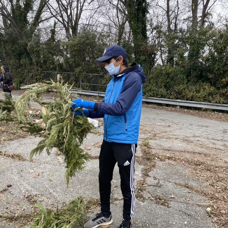 Ecology Club helps with Chipper day